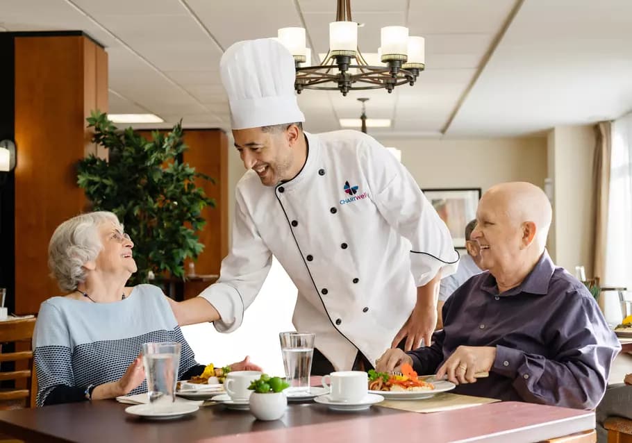 cite-jardin-dinner-seniors-table-chef-01