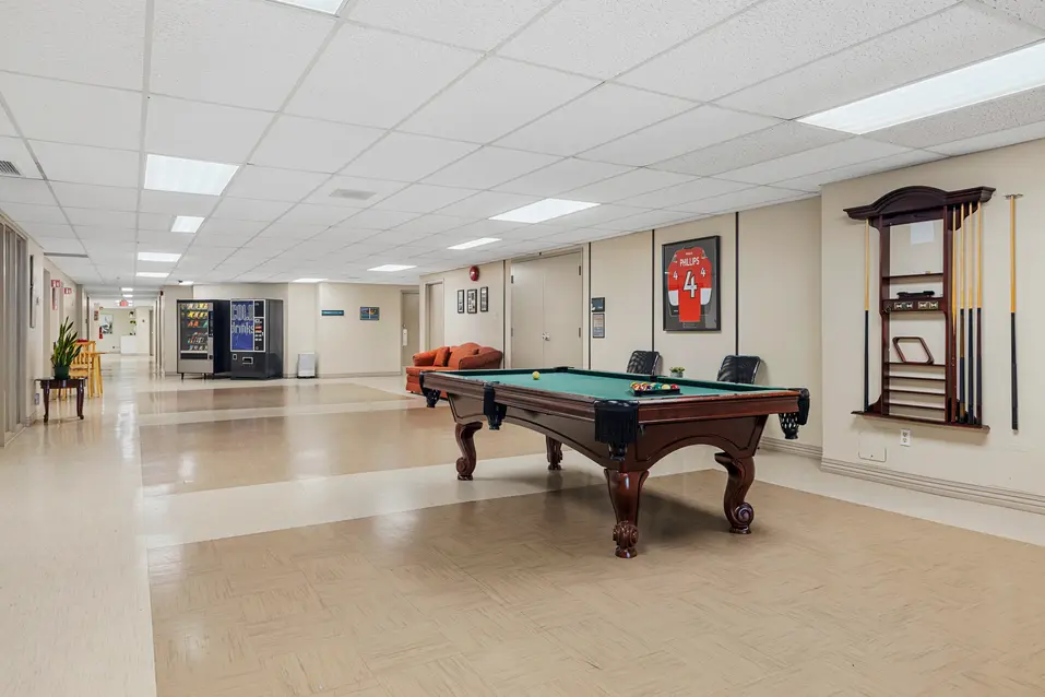 Billiards at Chartwell Chateau Cornwalll / Billard à Chartwell Chateau Cornwall