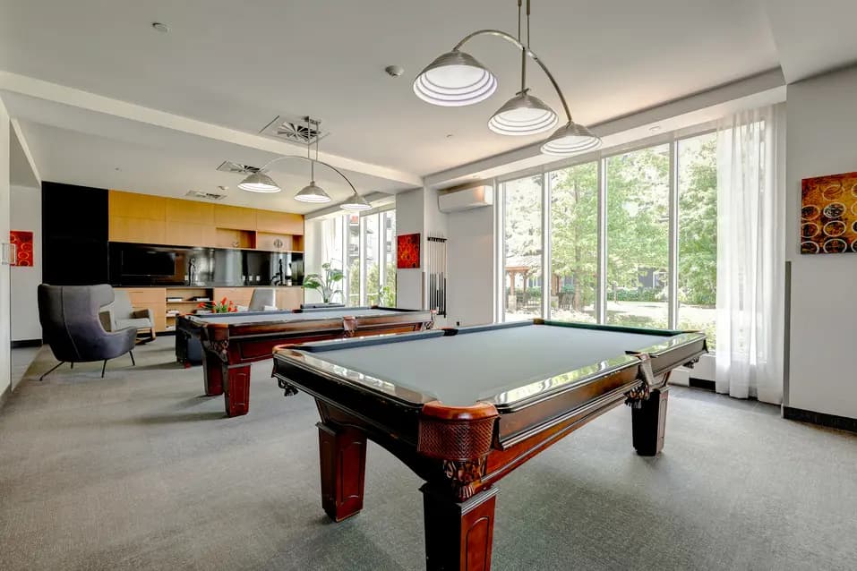 Billiards at Chartwell Rivière-du-Nord / Billiards at Chartwell Rivière-du-Nord
