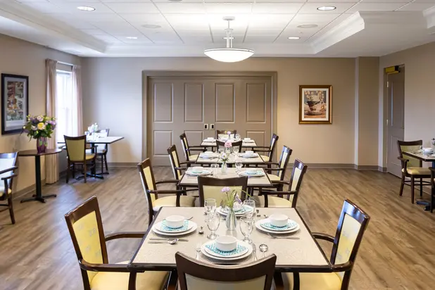 Assisted living dining room at Chartwell Balmoral Retirement Community.