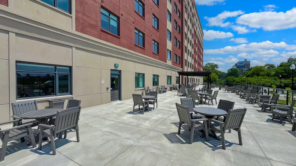 Alternative view of patio with table and chairs at Chartwell Highland Park