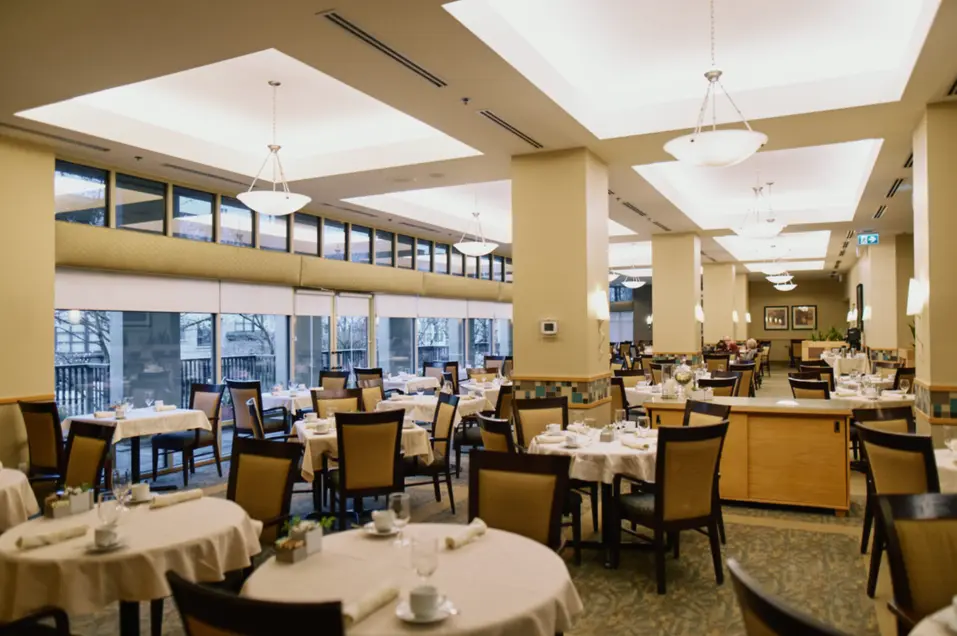 Dinning room with table and chairs at Chartwell Arbutus