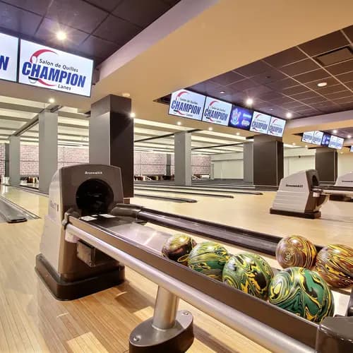 Salle de bowling à Chartwell Légende / Bowling alley at Chartwell Légende