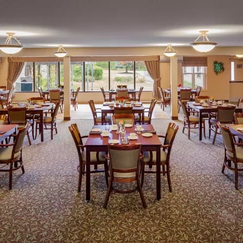 The dining room of Chartwell Westmount on William Retirement Residence