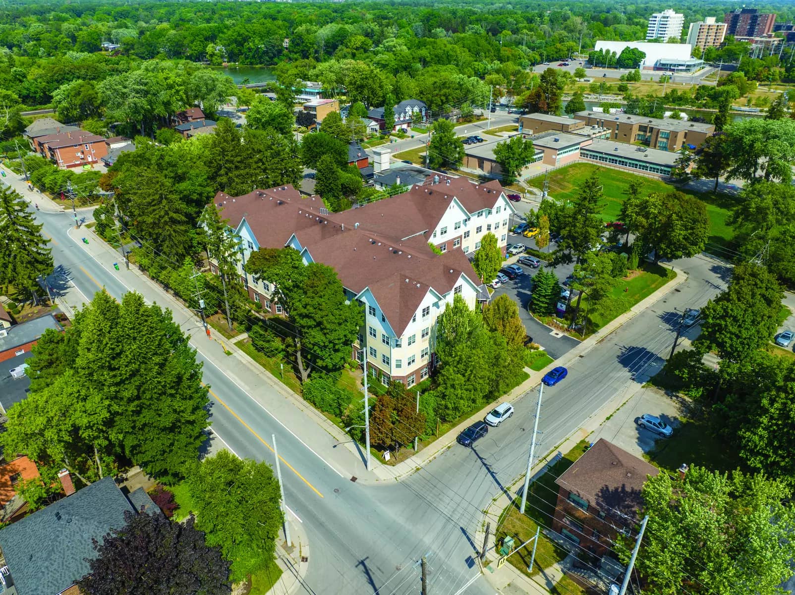 Chartwell Regency Retirement Residence exterior view of surrounding neighbourhood