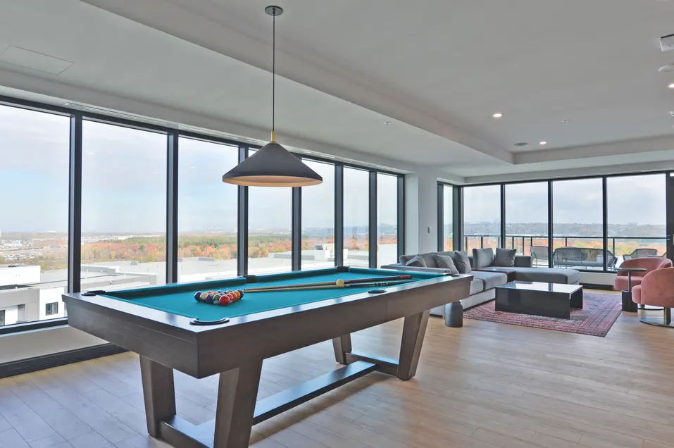 Billard au Jules-Verne Appartement / Billiard at Le Jules-Verne Apartment