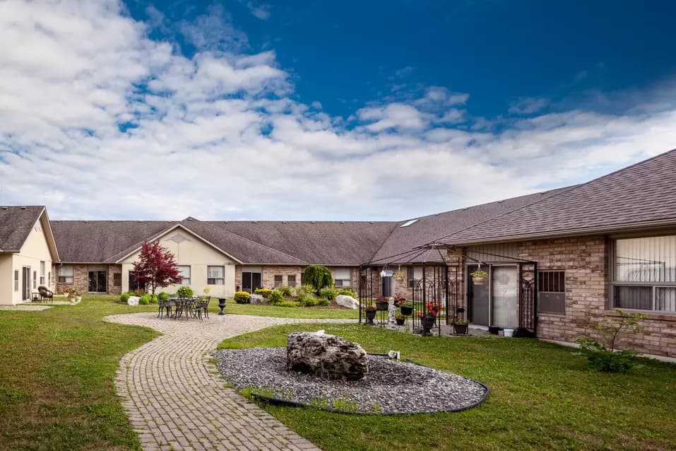 Exterior of Chartwell Oak Park Lasalle Retirement Residence