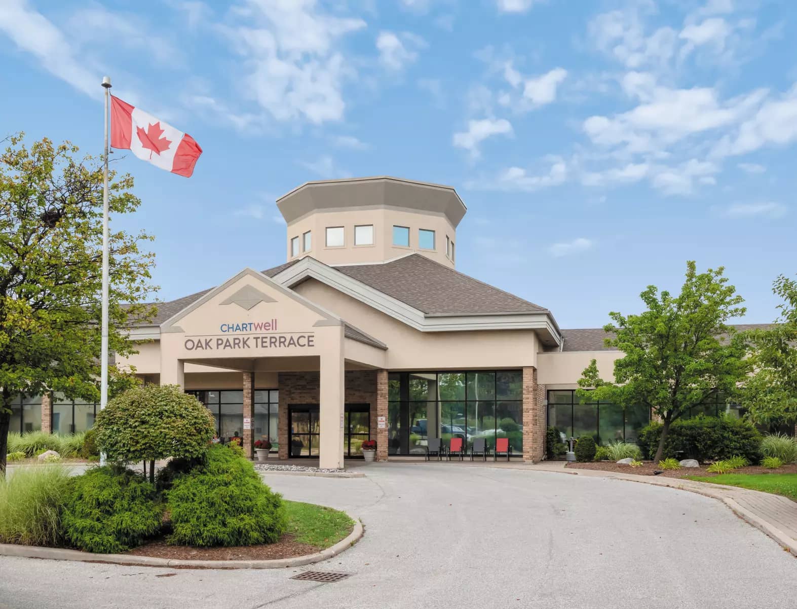 Exterior of Chartwell Oak Park Terrace Retirement Residence
