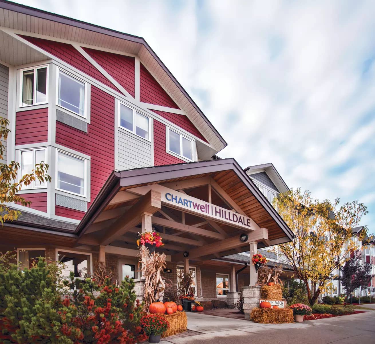 Main entrance of Chartwell Hilldale Retirement Residence