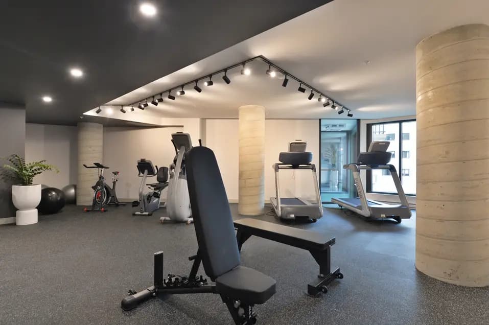 Gym au Jules-Verne Appartement / Gym at Le Jules-Verne Apartment