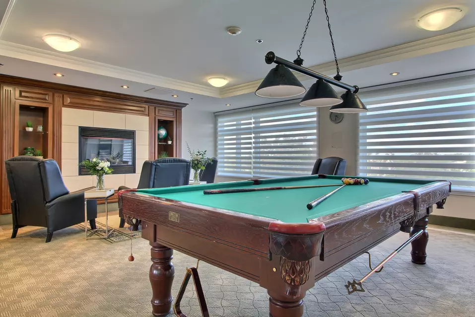 Table de billard du Chartwell Manoir Saint-Jérôme résidence pour retraités.
